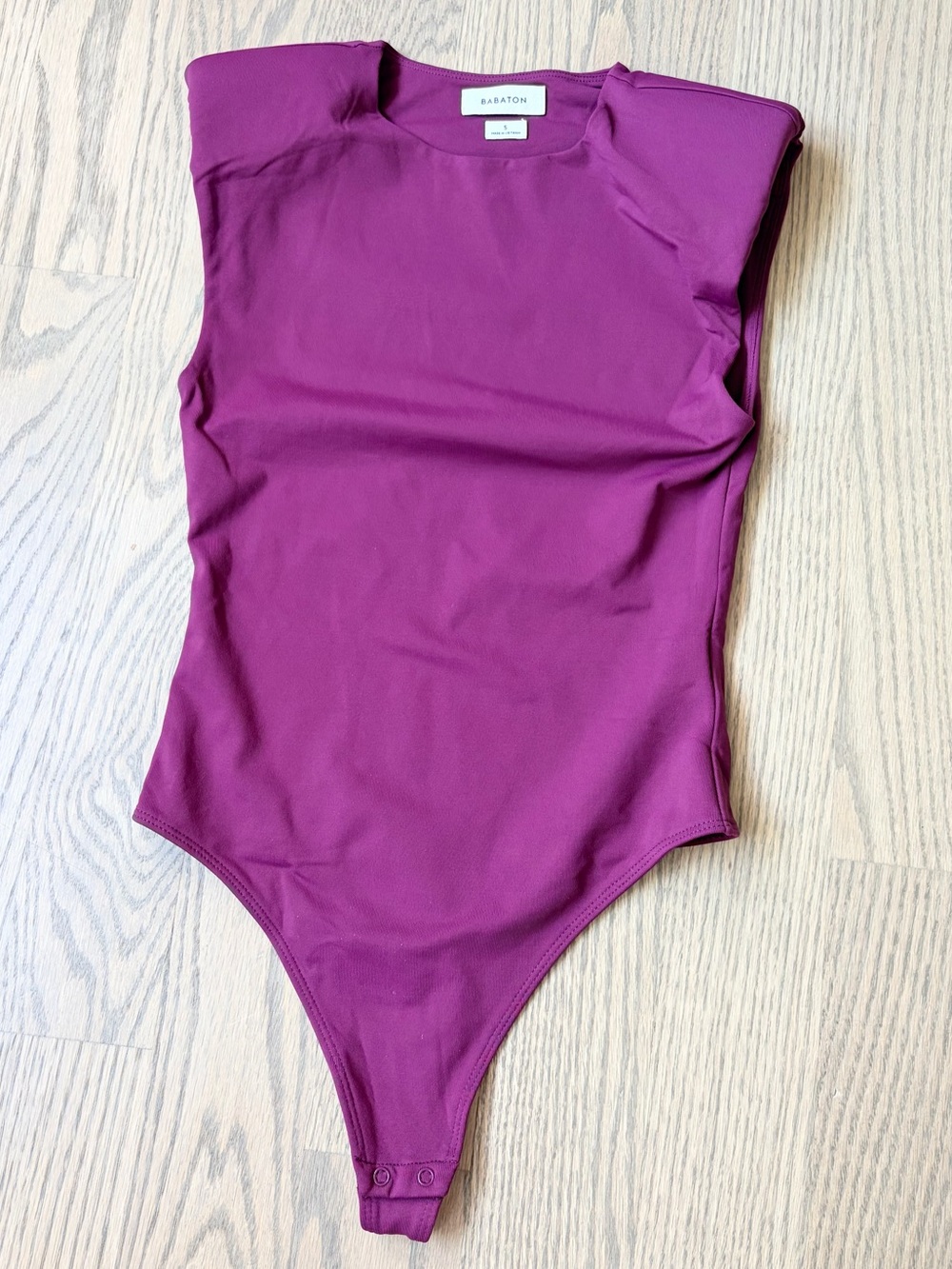 Aritzia Babaton Contour Shoulder Padded Bodysuit
